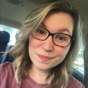 Meet your Posher, Adriene